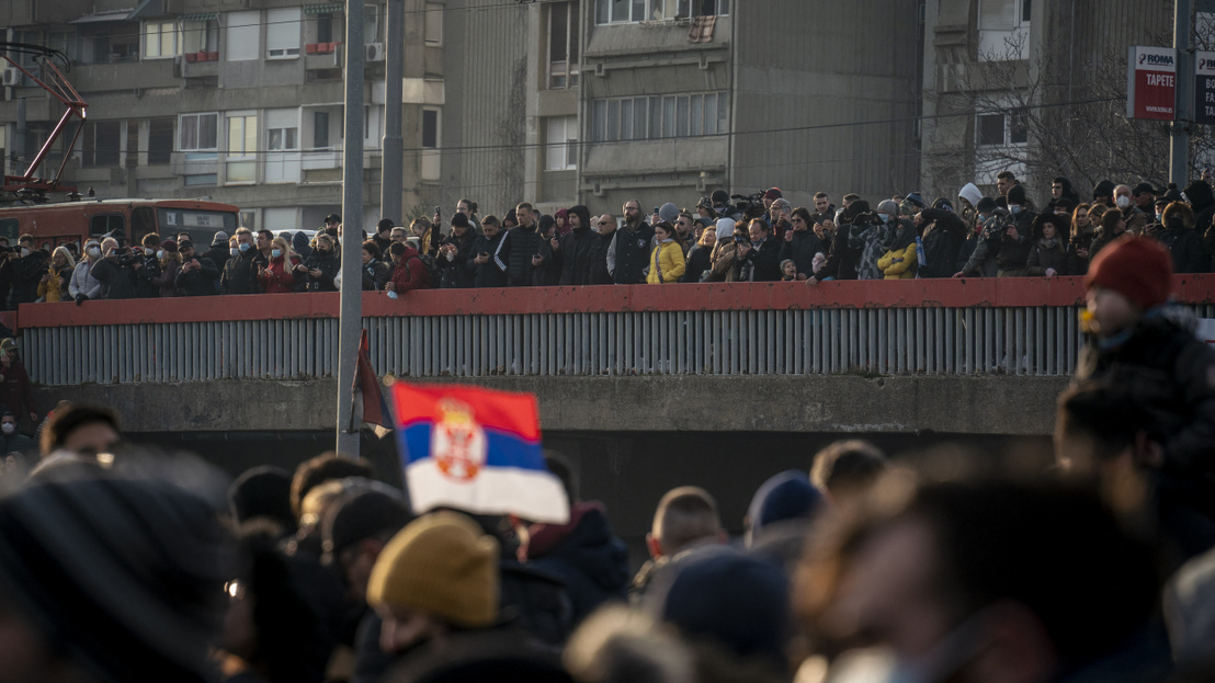 Visszatáncol Belgrád, de a hétvégén megint utcára vonulnak Szerbiában