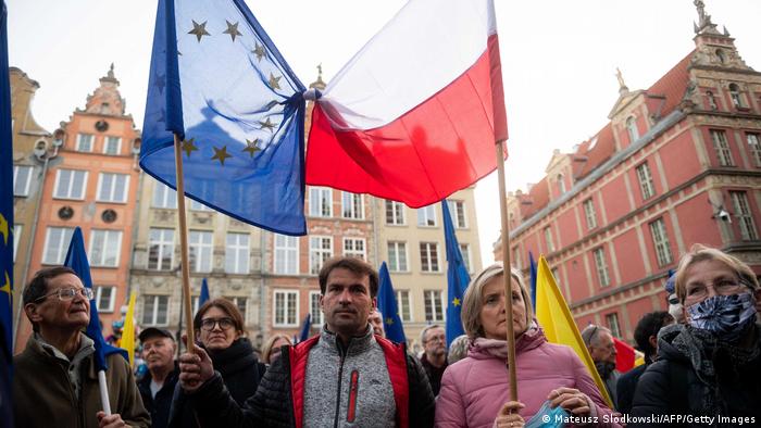 Az EB kötelezettségszegési eljárást indít Lengyelország ellen