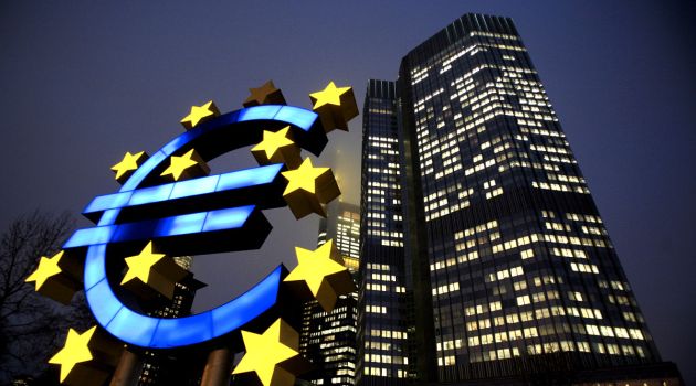 Megfosztják az Európai Központi Bank igazgatóságának tagjait a mentelmi joguktól, vesztegetés van a háttérben