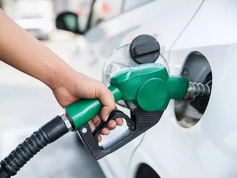 Kicsit csökken a benzin nagykereskedelmi ára