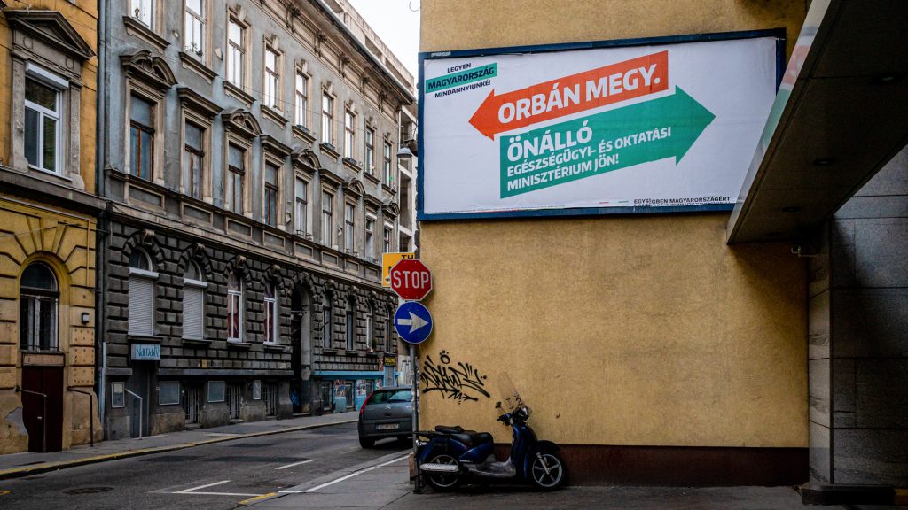 Ellenzék: Orbán fizetőssé tette az egészségügyet, de mindenkinek jár a tisztességes, állami ellátás