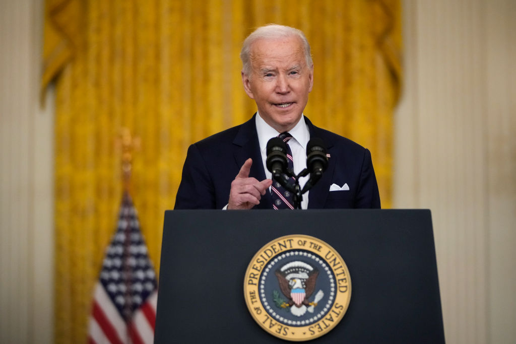 Joe Biden bejelentette a szankciók első részletét