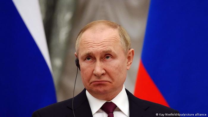 Újabb Putyinhoz közel álló oligarchákat tettek szankciós listára
