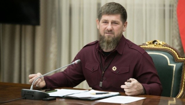 Kadirov követeli Putyintól, hogy ne hátráljon meg