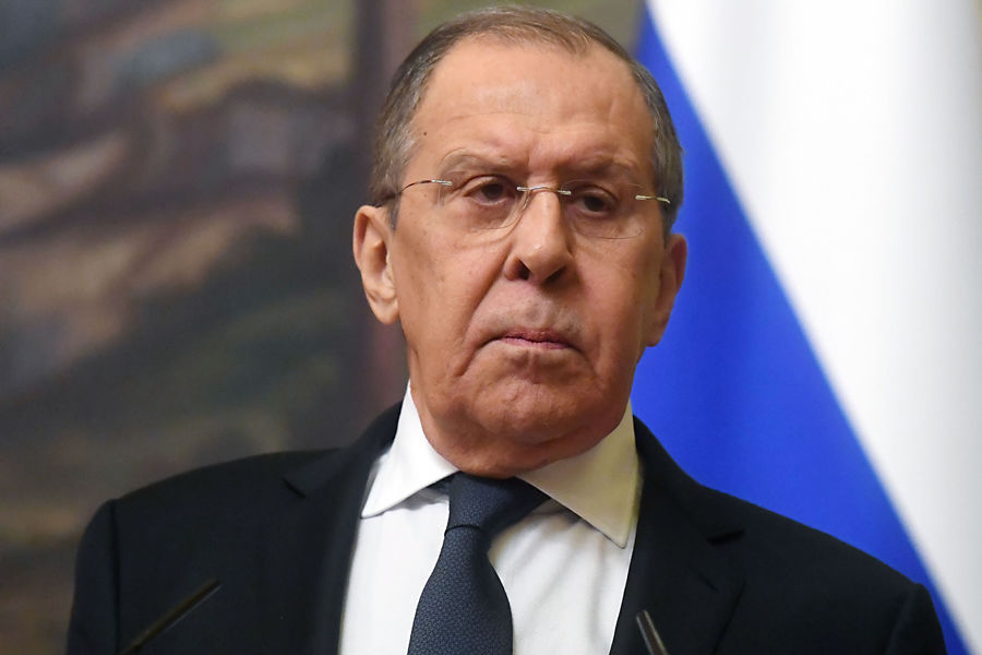 Lavrov: Ha a NATO békefenntartókat küld Ukrajnába, az közvetlen fegyveres konfliktushoz fog vezetni