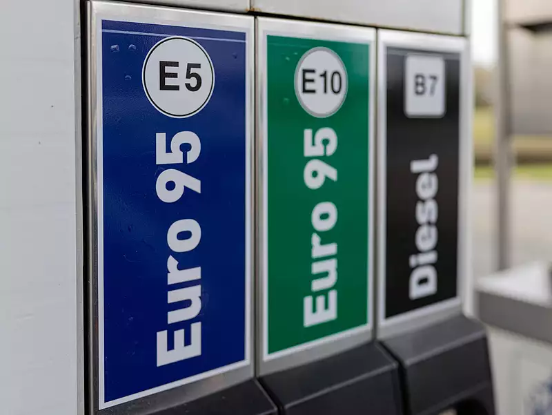 Csökken a benzin nagykereskedelmi ára
