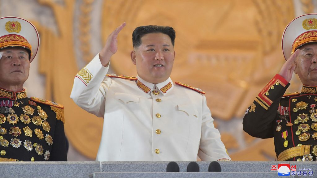 Kim Dzsongun ígéretet tett Észak-Korea nukleáris fegyverzetének fejlesztésére