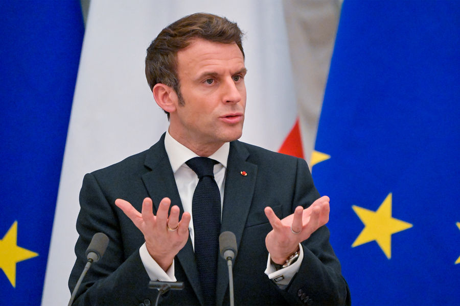 Macron “botrányosnak” nevezte Morawiecki bírálatait a Putyinnal folytatott telefonbeszélgetéseiről