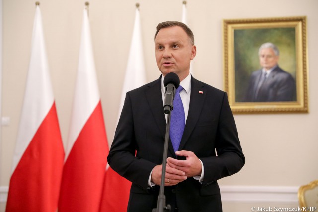 A lengyel elnök beszédet mond az ukrán parlamentben