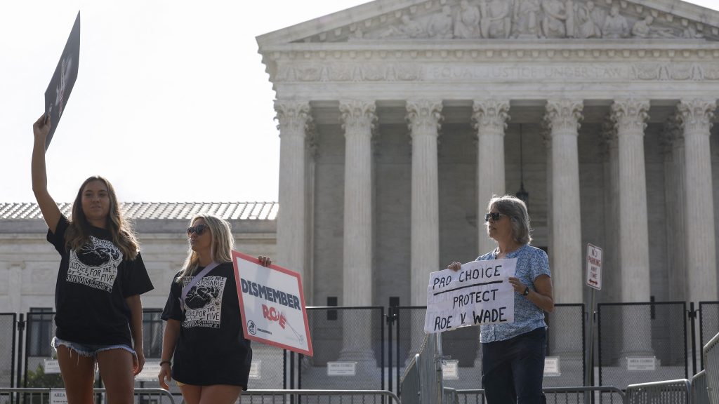 Eltörölték az USA-ban az abortuszhoz való alkotmányos jogot