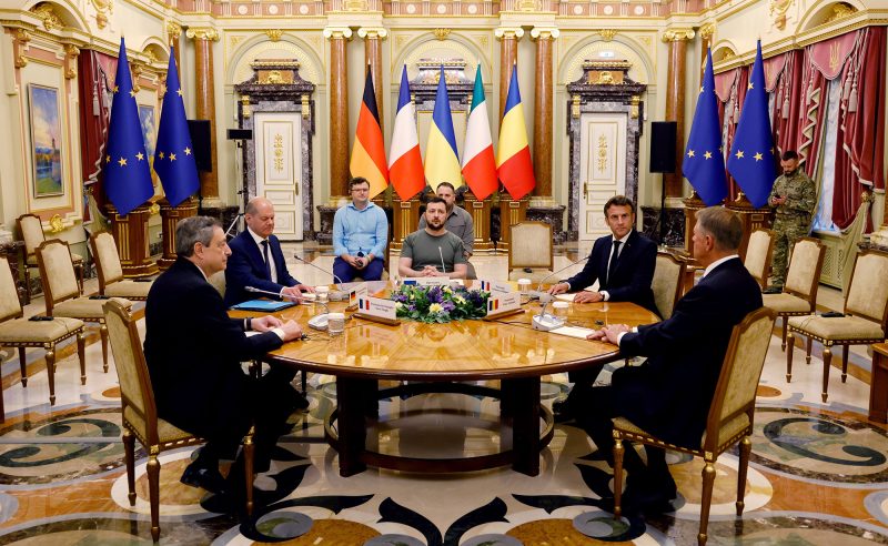 Már szinte minden európai vezető elzarándokolt a háborús Kijevbe, kivéve Orbánt