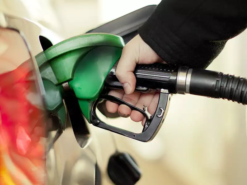Az olcsó benzin hazájában is történelmi magasságokban az üzemanyagárak