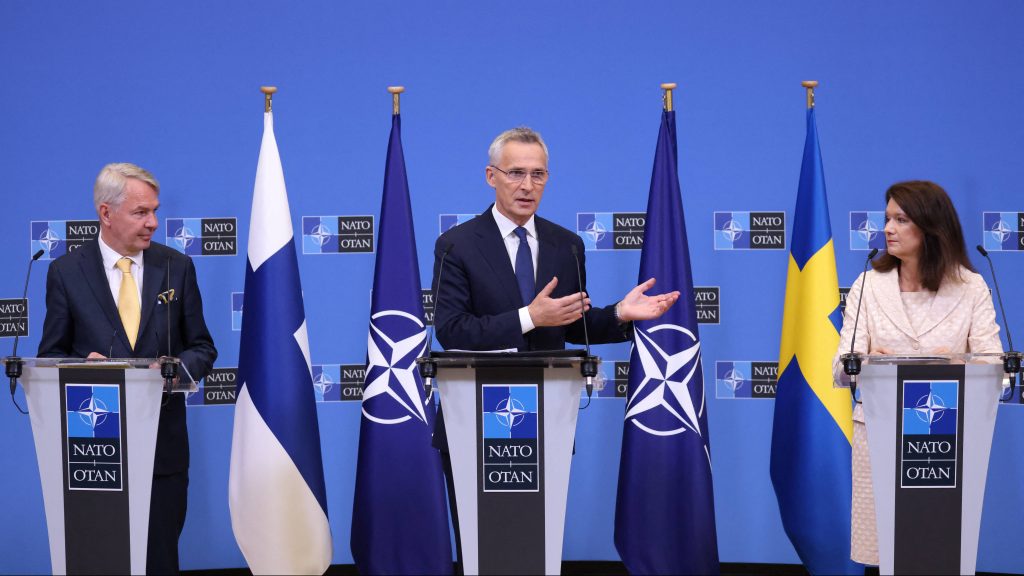 Aláírták Svédország és Finnország NATO-csatlakozási jegyzőkönyvét