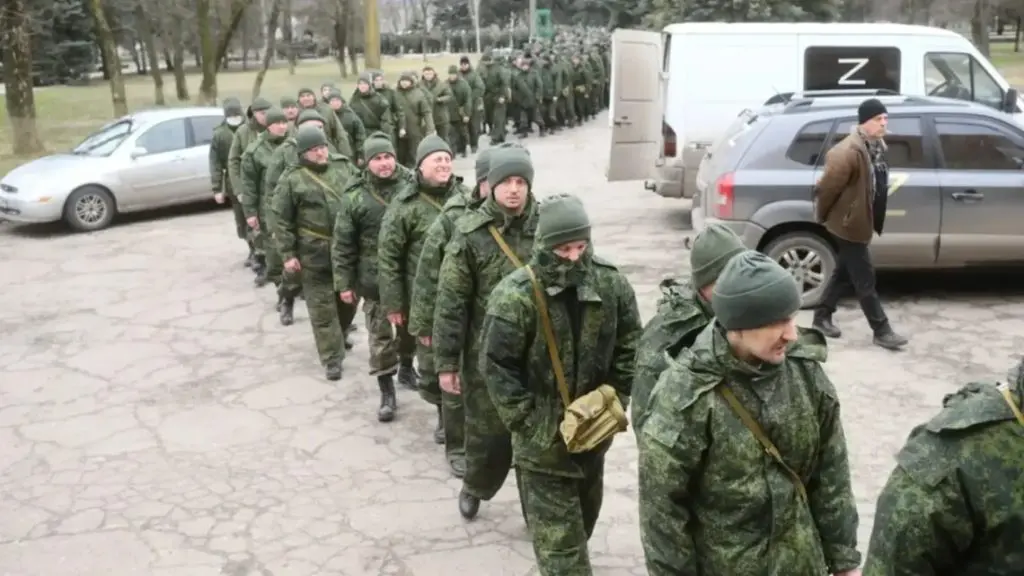 Az Oroszország stratégiai tervei: a mozgósított oroszokat kiképzés nélkül küldik a frontra