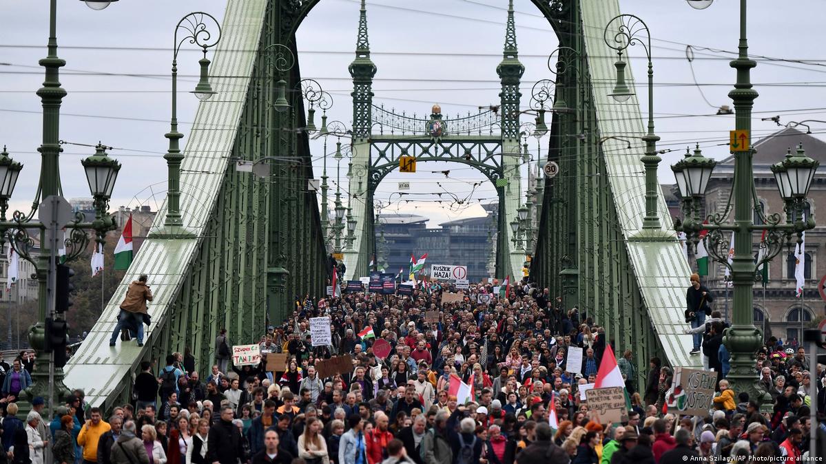 Nagygyűlések Budapesten: Orbánnak ideje összepakolni a csomagjait￼