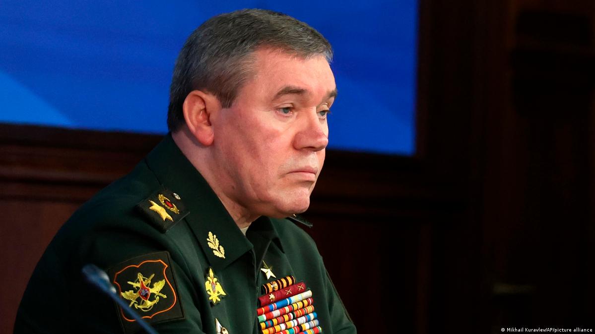 Szurovikin „korszakának” vége: a hadsereg kormánya Geraszimov kezében van. De vajon befolyásolja-e a háború menetét?