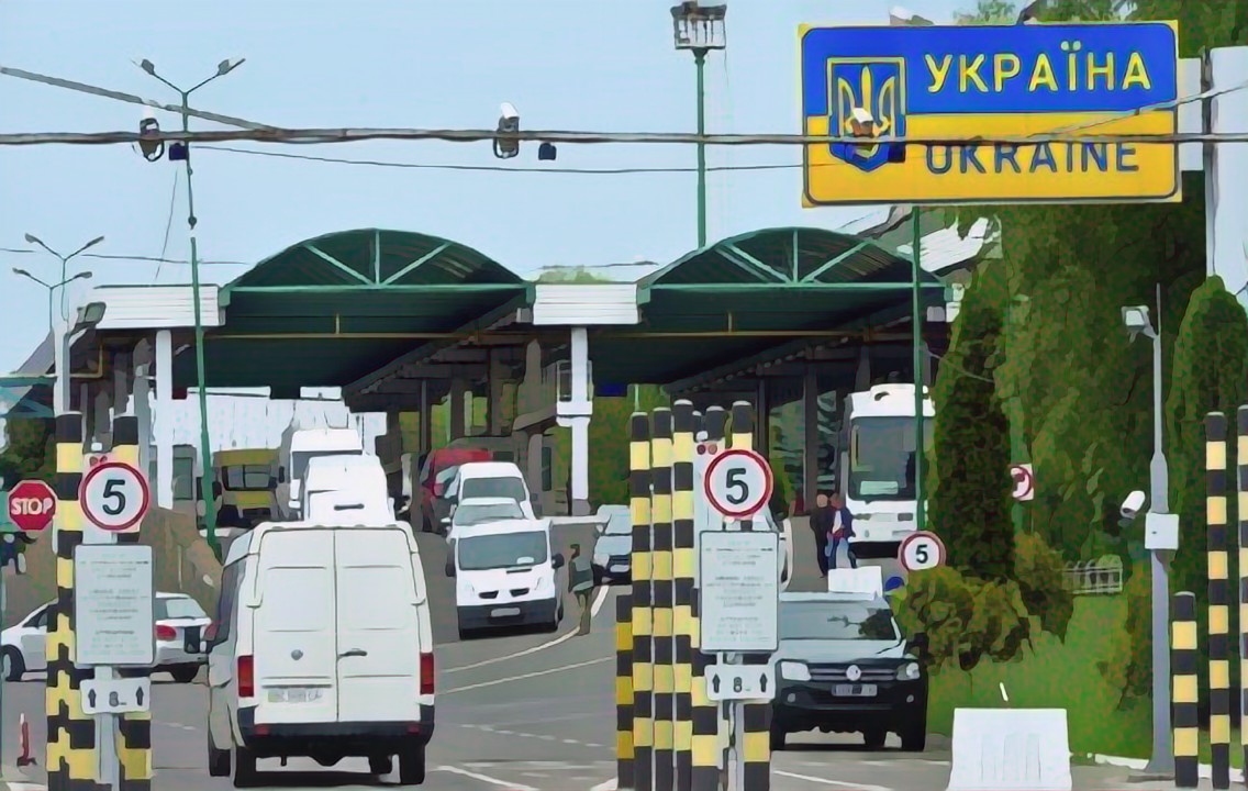 Tegnap 12 ezer ukrán menekült érkezett