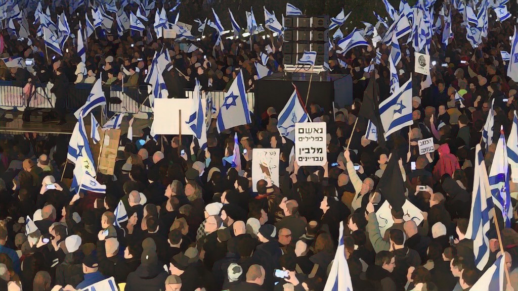 Nyolcvanezren tüntettek Tel-Avivban az igazságügyi rendszer reformja ellen