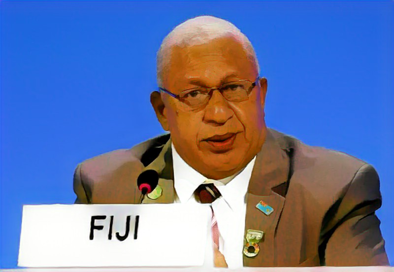 Fidzsin hivatali visszaéléssel vádolták meg a szigetek volt miniszterelnökét