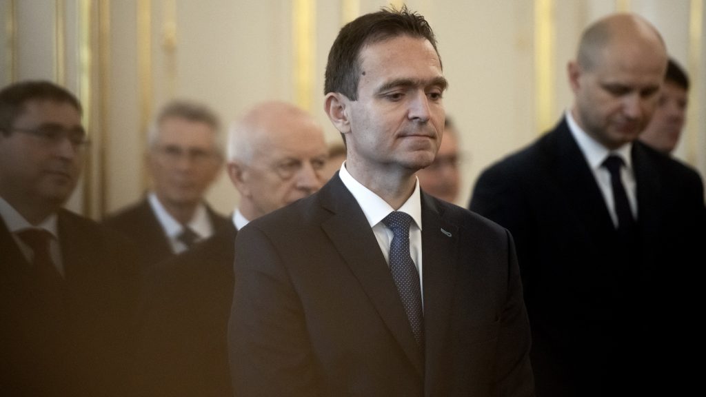 Az új szlovák kormányfő szerint Magyarország példája mutatja, hogy az árstopok nem működnek