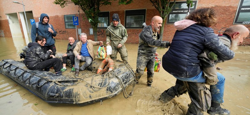 Kilenc halálos áldozata van már az olaszországi árvizeknek, és ezreket kellett evakuálni