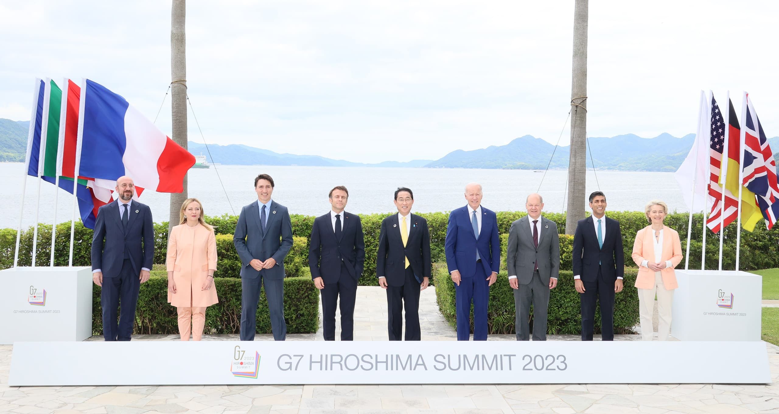 Hirosimában a G7 vezetői támogatták Zelenszkij békeképletét, és felszólították Oroszországot, hogy vonja ki csapatait Ukrajnából