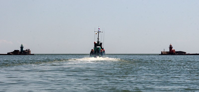 Megbabrálták az oroszok a hajóazonosításra szolgáló AIS adatait, hogy egy hatalmas Z-betűt rajzoljon ki a Fekete-tengerre