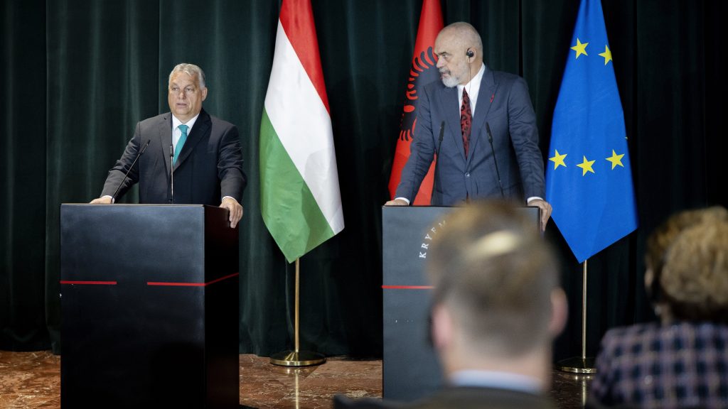 Orbán Viktor: Szégyenteljes, hogy milyen lassan halad az EU-bővítés