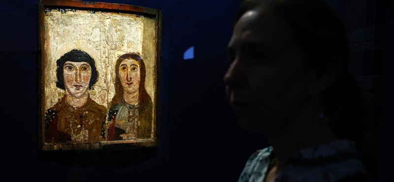 Ukrajnából menekített ortodox ikonokat állítottak ki a Louvre-ban