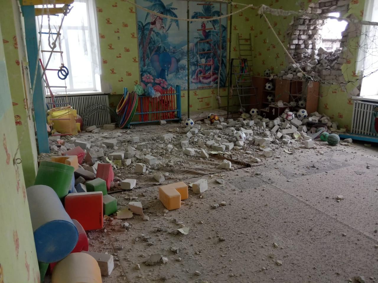 Az Oroszország ukrán főváros elleni éjszakai támadása a gyermeknapra tervezett összes rendezvény lemondásához vezetett