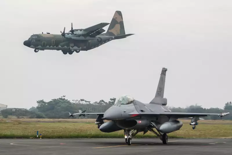 37 kínai harci gép hatolt be a tajvani légvédelmi zónába
