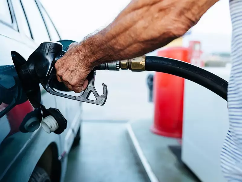 Megint felfele indulnak az árak a benzinkutakon