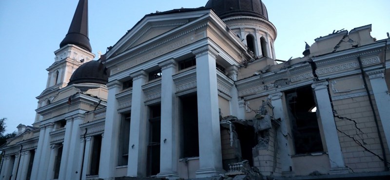 Megint Odesszát rakétázták éjjel az oroszok, megsérült a város székesegyháza is – fotók