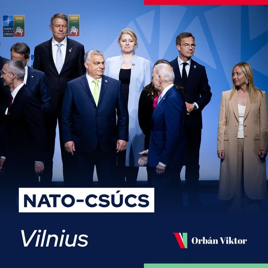 Orbánnal külön kezet fogott Biden a NATO-csúcson, amit Orbán stábja azonnal propagandacélra használt
