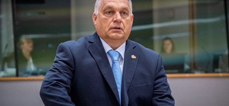 Román zászlókat lengetnének a nacionalisták Orbán Viktor előtt Tusnádfürdőn