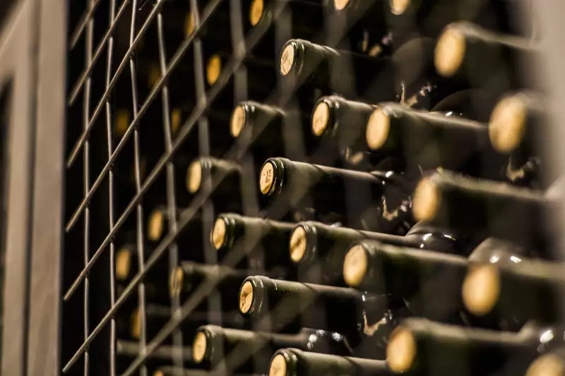 Jó hírt kaptak a borászok: nem emelkedik a borosüvegek termékdíja