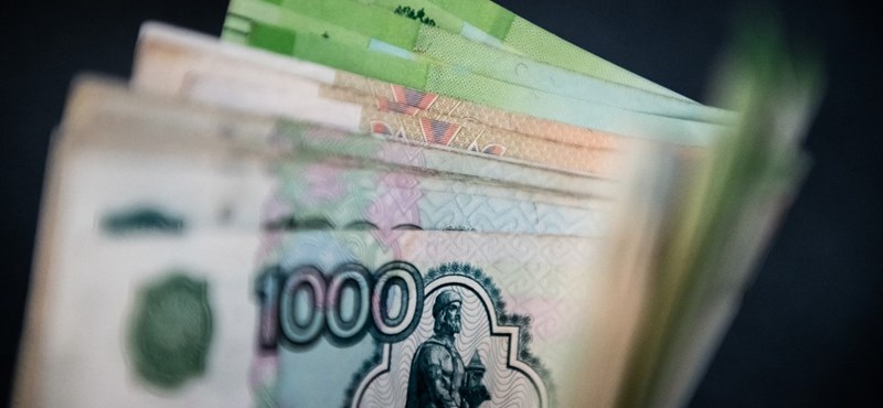 Hiába avatkozott be az orosz jegybank, mélypontra került a rubel