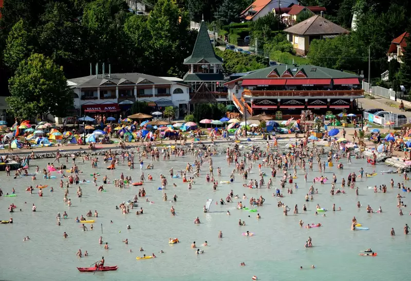 Elözönlötték a külföldiek a Balatont, Kínából hétszer annyian jöttek, mint tavaly
