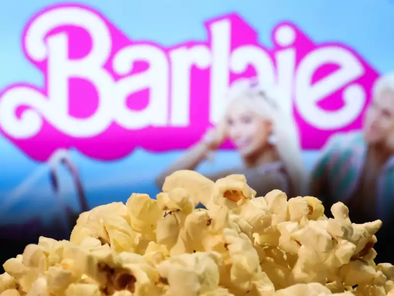 Tömött sorokban várakoznak az oroszok, hogy megnézhessék az illegálisan másolt Barbie-filmet