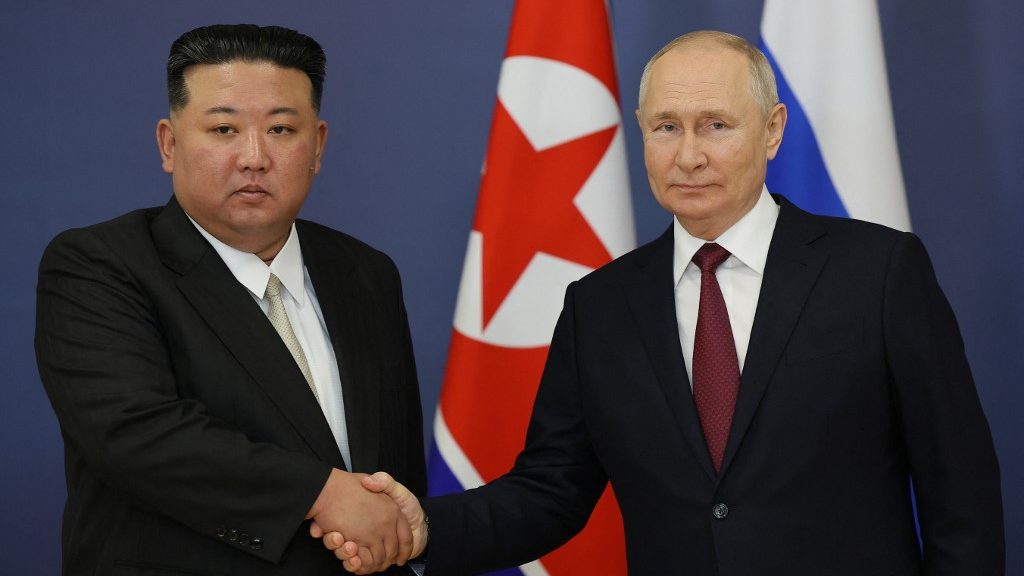 Észak-Korea állítólag ezer konténert küldött Moszkvának tele munícióval