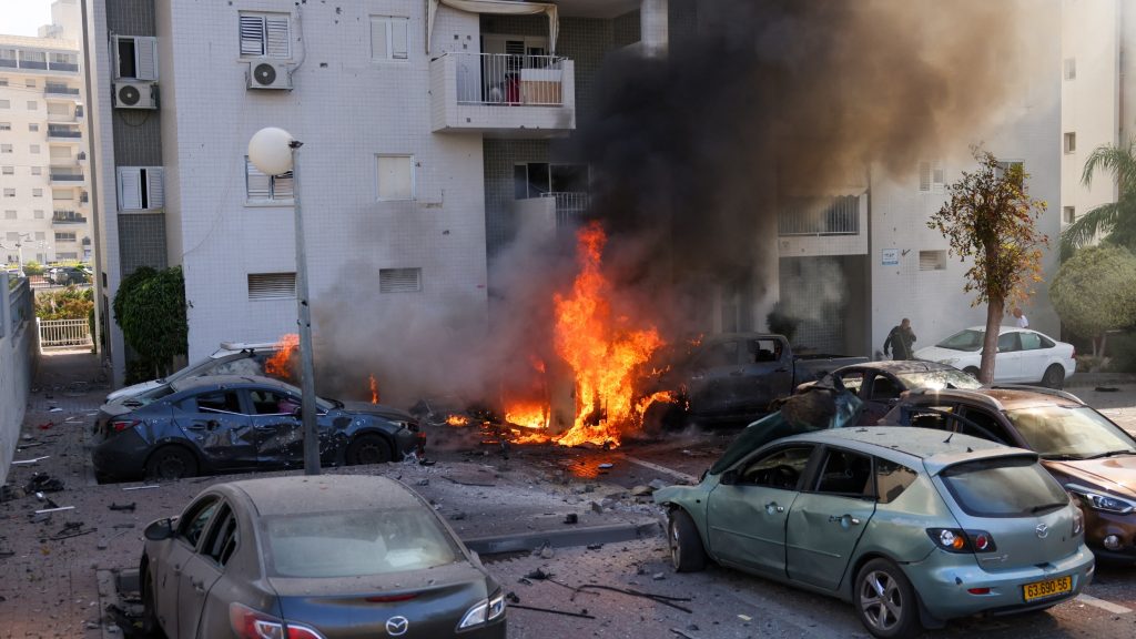 Túszul ejtett katonák, utcai harcok Izraelben a Hamász reggeli támadása után