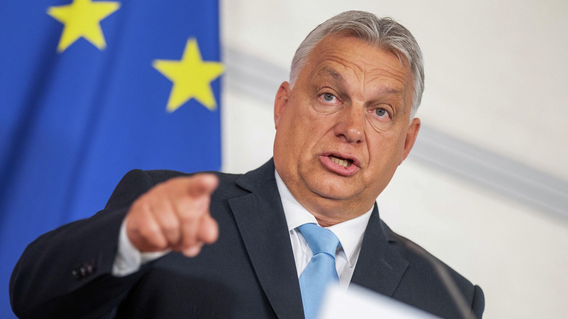 Akármennyi pénzt adsz Orbánnak, akkor is a Kreml felé fog nézni