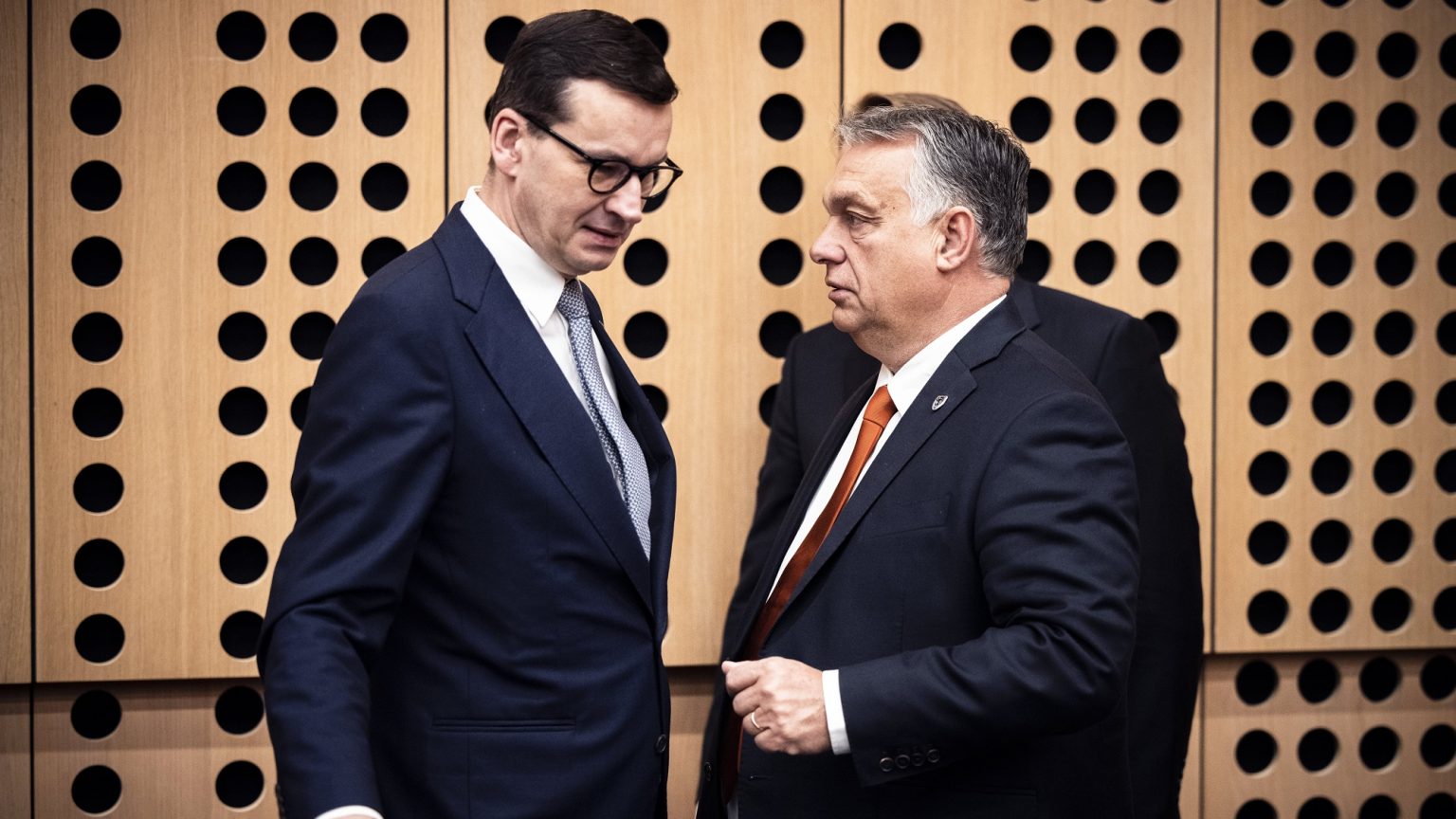 Lengyelországnak nagyon kritikus álláspontja van a Putyin-Orbán találkozóról