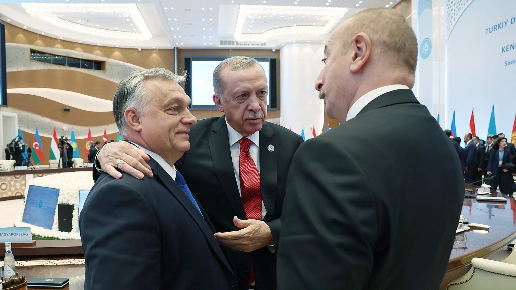 Orbán Viktor sok sikert kívánt az azeri elnöknek Hegyi-Karabah újjáépítéséhez