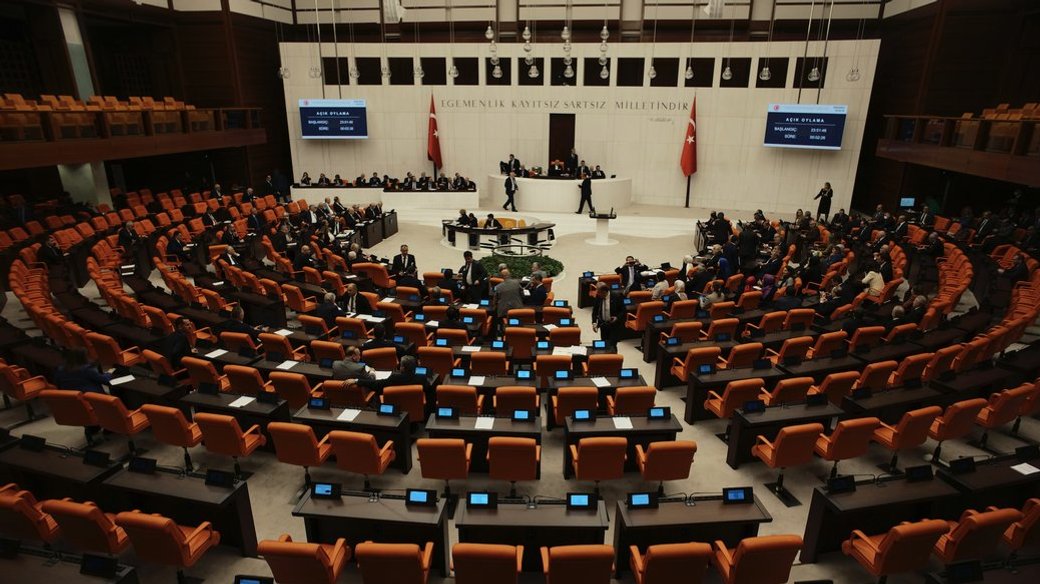 Elhalasztották a bizottsági szavazást a svéd NATO-tagságról a török parlamentben