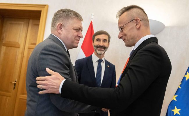 Közös nézetek: mi köti össze a Fideszt és Szlovákia nyíltan oroszbarát miniszterelnökét?