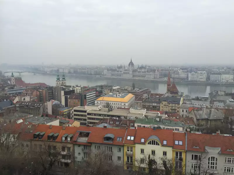 Elkezdett zuhanni az ingatlanok ára Budapest északi vonzáskörzetében