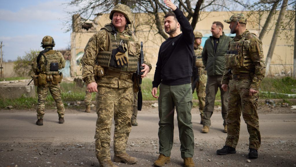 Ukrajna megerősíti a védelmét a frontvonalakon