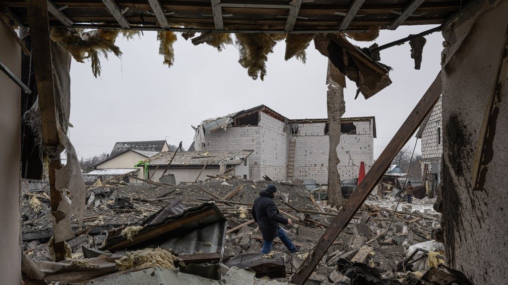 Ballisztikus rakétával lőtték az oroszok Kijevet, legalább 51 sérült
