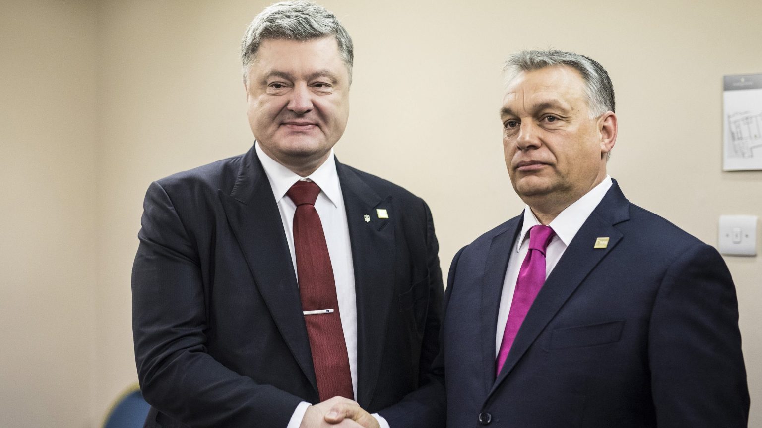 Szijjártó elismerte, hogy Porosenko volt ukrán elnök Orbán Viktorral találkozott volna